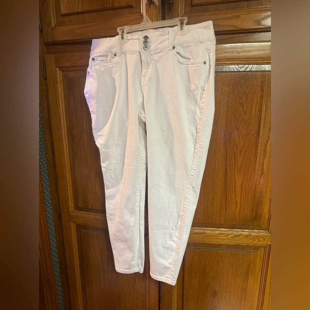 Torrid white denim stretch pants 18 R weswear by fit zipper and button up cute
